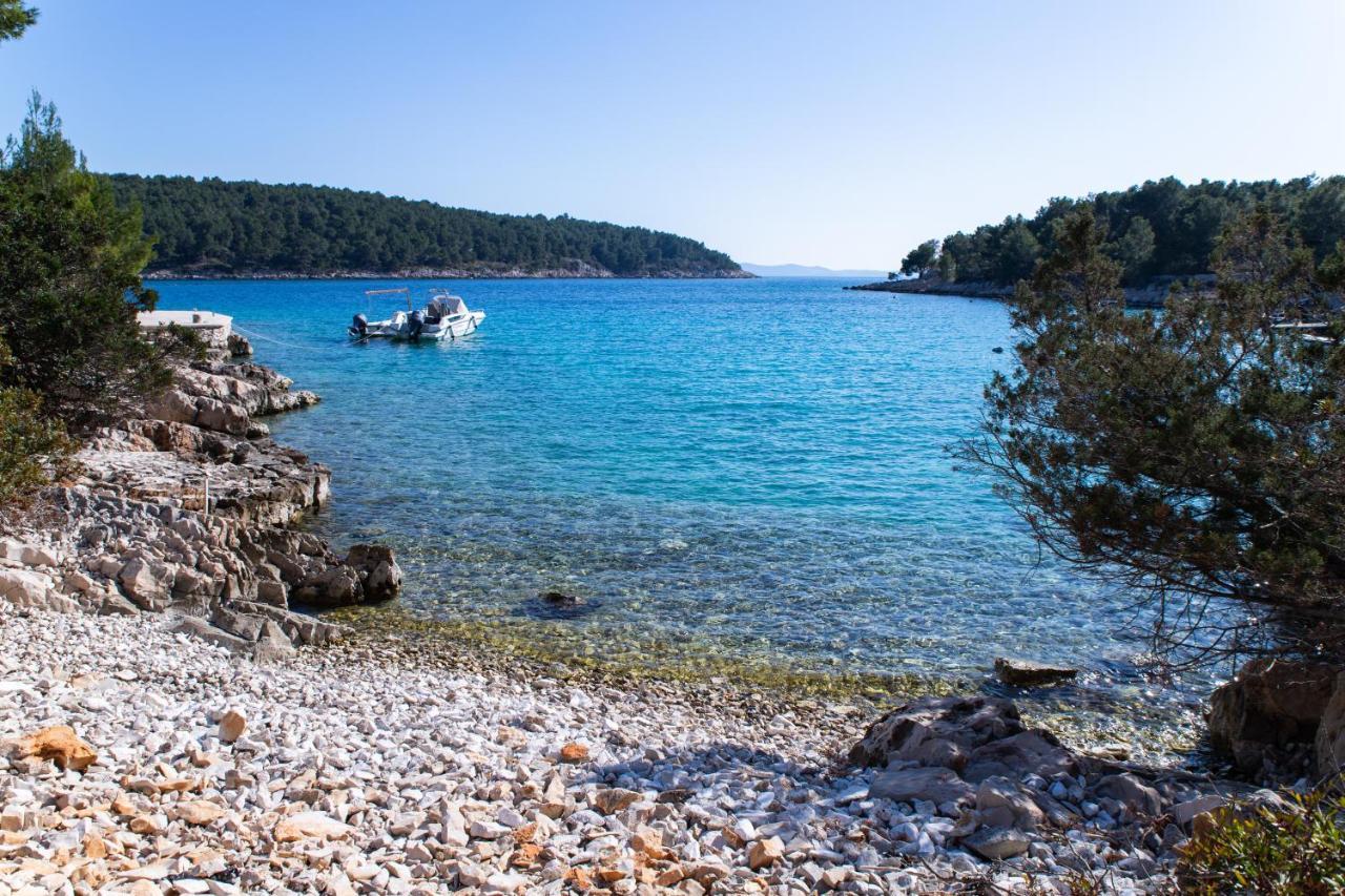 Villa Sun Garden - 4 Star Villa With Heated Swimming Pool, Quiet Bay, Bbq, 50M From The Sea Milna  Exteriér fotografie
