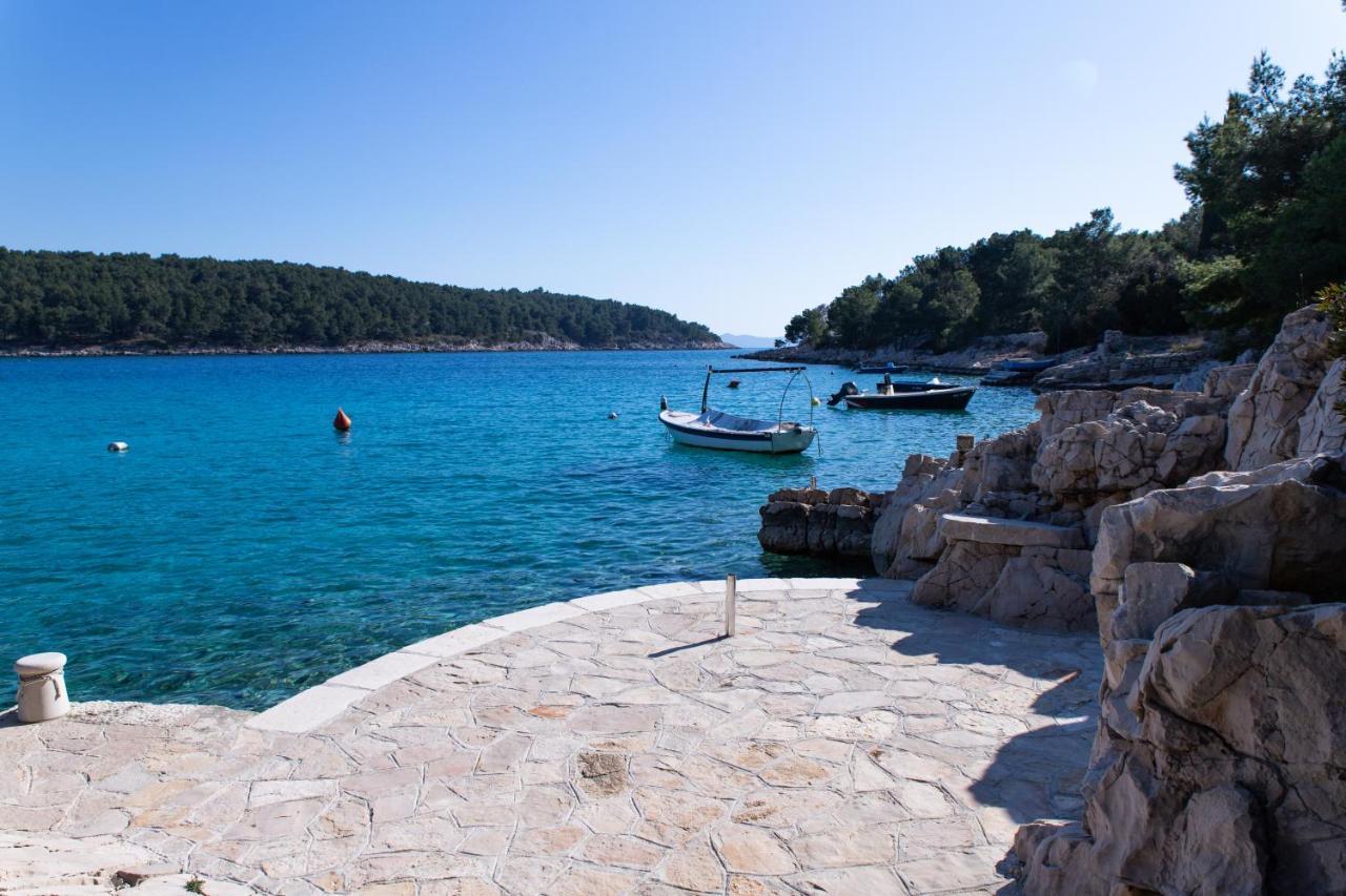 Villa Sun Garden - 4 Star Villa With Heated Swimming Pool, Quiet Bay, Bbq, 50M From The Sea Milna  Exteriér fotografie