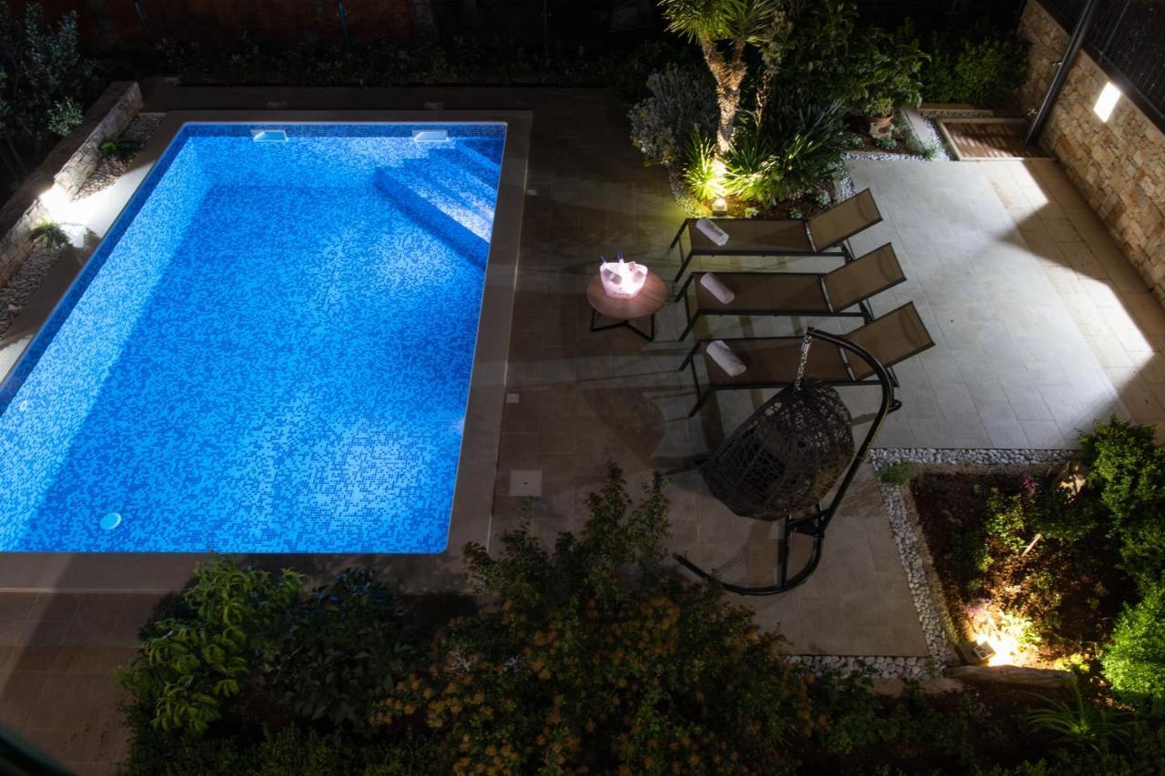 Villa Sun Garden - 4 Star Villa With Heated Swimming Pool, Quiet Bay, Bbq, 50M From The Sea Milna  Exteriér fotografie